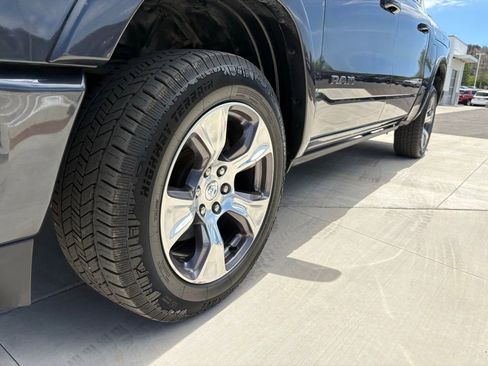Used 2019 RAM 1500 Laramie AWD/4WD image 14