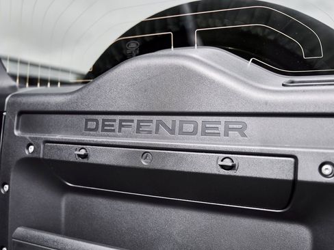 Used 2025 Land Rover Defender 110 V8 image 22