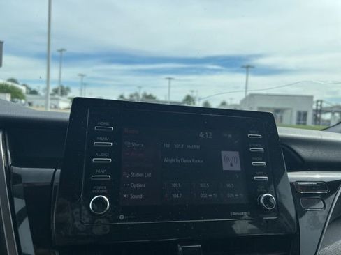 Used 2021 Toyota Camry SE image 19