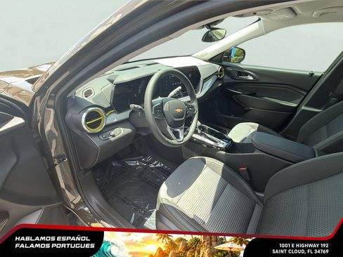 Used 2024 Chevrolet Trax LT w/ Driver Confidence Package FWD image 15