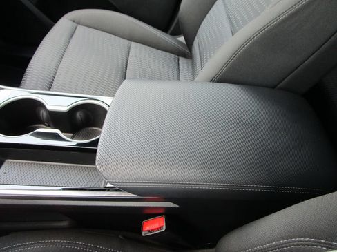 Used 2025 Chevrolet Equinox LT FWD image 34