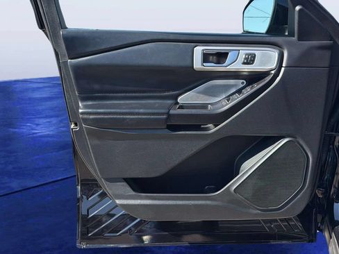 Used 2020 Ford Explorer Platinum w/ Premium Technology Package AWD/4WD image 21