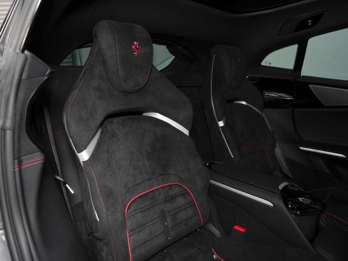 Used 2026 Ferrari Purosangue AWD/4WD image 37