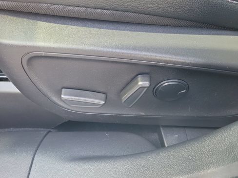 Used 2022 Ford Escape SEL w/ Technology Package FWD image 18