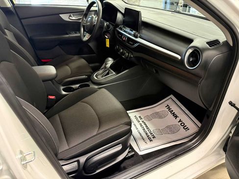 Used 2023 Kia Forte LXS w/ LXS Technology Package FWD image 27