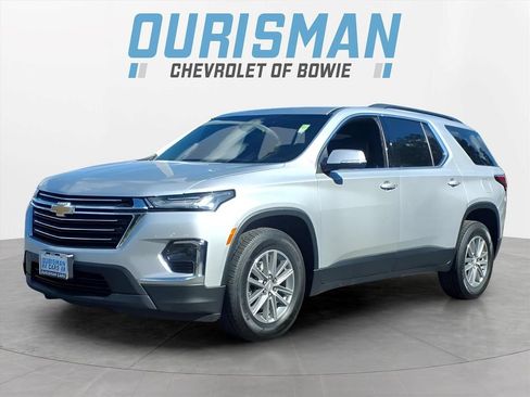 Certified 2022 Chevrolet Traverse LT FWD image 1
