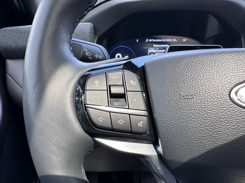 Used 2025 Ford Explorer Platinum w/ Ultimate Package AWD/4WD image 9