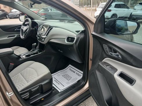 Used 2019 Chevrolet Equinox LS FWD image 10