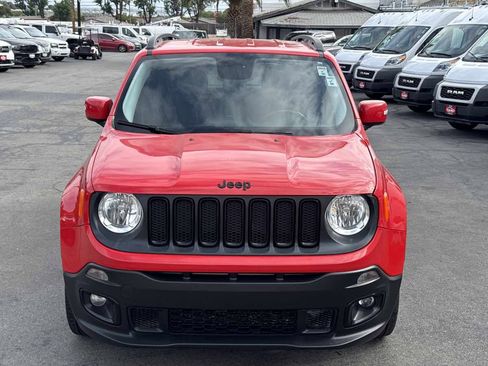 Used 2017 Jeep Renegade Altitude FWD image 2
