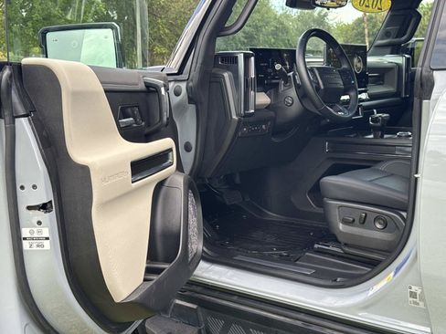 Used 2026 GMC Hummer EV SUV AWD/4WD image 13