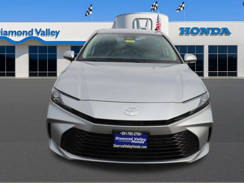 Used 2025 Toyota Camry LE image 3