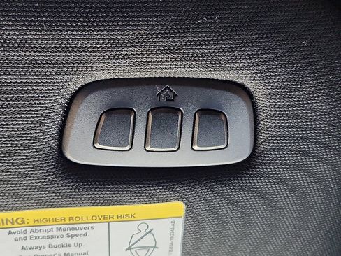 Used 2025 Ford F350 Platinum w/ FX4 Off-Road Package image 9