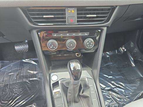 Certified 2023 Volkswagen Taos SE AWD/4WD image 24