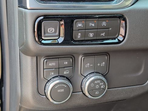 New 2026 GMC Yukon XL Denali w/ Sun & Power Step Package AWD/4WD image 19