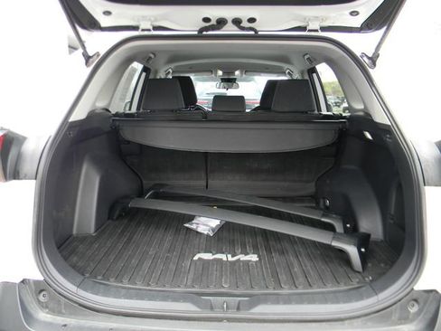 Used 2024 Toyota RAV4 LE AWD/4WD image 20