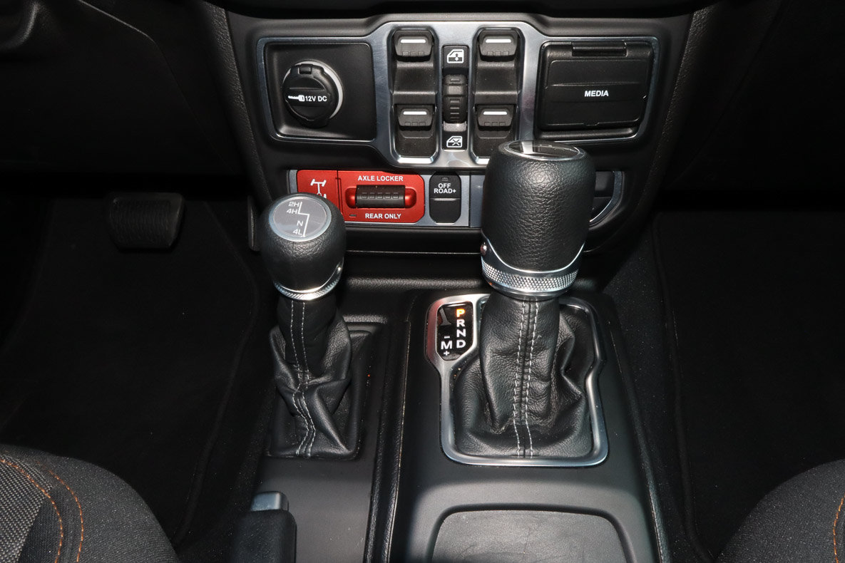 Used 2026 Jeep Gladiator Mojave AWD/4WD image 11