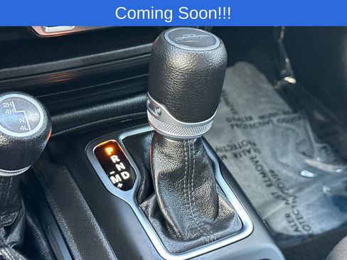 Used 2022 Jeep Gladiator Sport AWD/4WD image 22