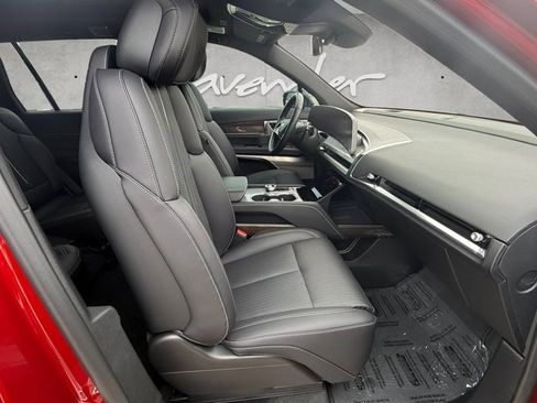 Certified 2026 Cadillac Vistiq Sport AWD/4WD image 22