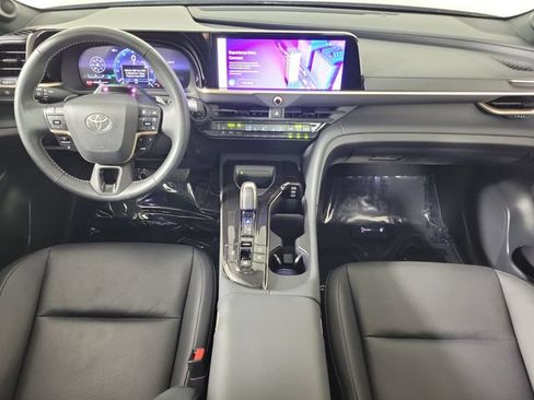 Used 2025 Toyota Crown Signia w/ Advanced Technology Package AWD/4WD image 16