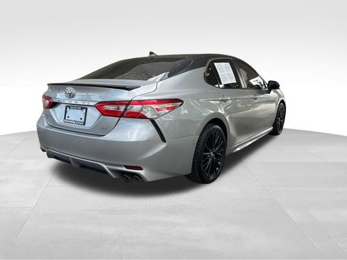Used 2020 Toyota Camry SE FWD image 3