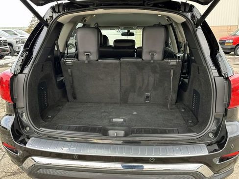 Used 2019 Nissan Pathfinder SL image 9