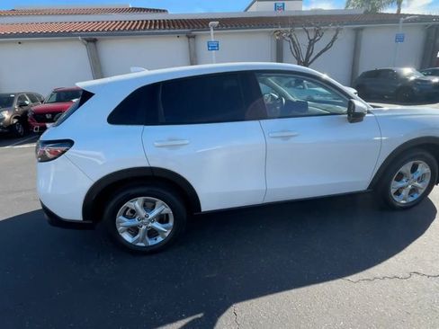 Certified 2024 Honda HR-V LX image 9