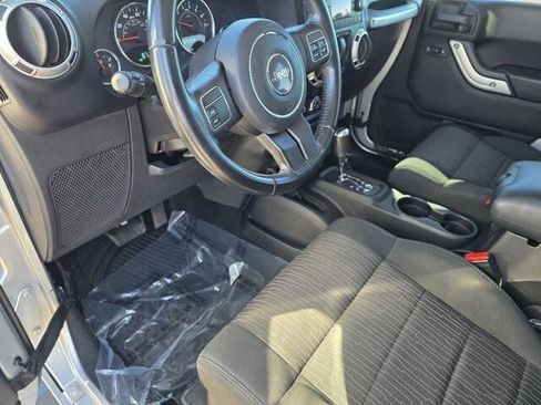 Used 2012 Jeep Wrangler Sahara image 15