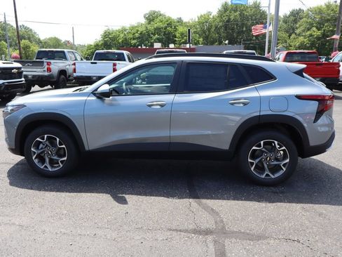 New 2026 Chevrolet Trax LT w/ Driver Confidence Package FWD image 23