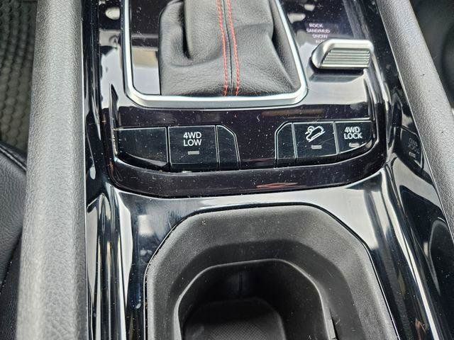 Used 2025 Jeep Compass Trailhawk AWD/4WD image 29