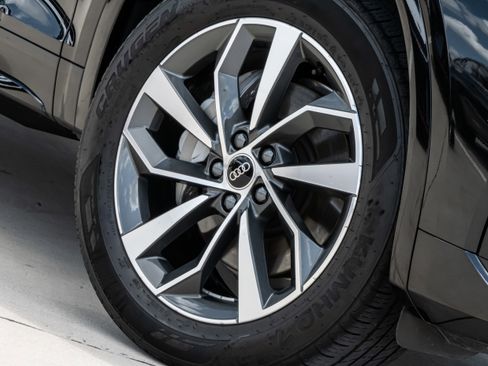 Used 2024 Audi Q5 2.0T Premium w/ Summer of Audi Package image 11