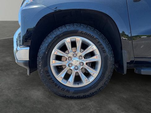 Used 2019 Chevrolet Silverado 1500 LTZ w/ LTZ Premium Package AWD/4WD image 5