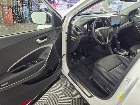 Used 2017 Hyundai Santa Fe Sport image 19