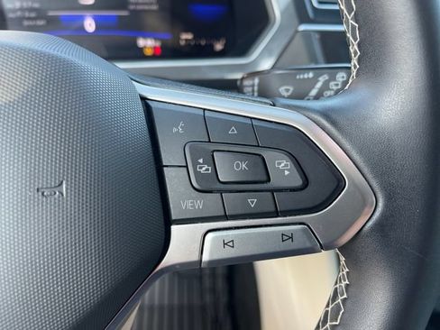 Used 2023 Volkswagen Tiguan SE AWD/4WD image 32