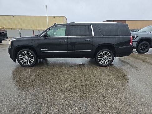 Used 2018 GMC Yukon XL Denali w/ Denali Ultimate Package AWD/4WD image 3