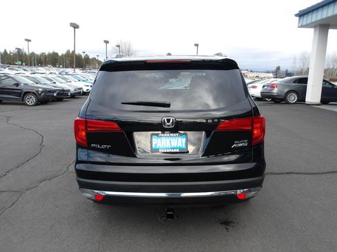 Used 2017 Honda Pilot Elite image 4