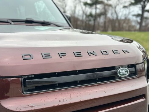 Used 2025 Land Rover Defender 130 X-Dynamic SE image 11