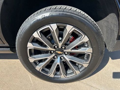 Certified 2024 Chevrolet Tahoe High Country w/ Advanced Technology Package image 8