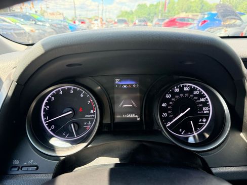 Used 2022 Toyota Camry SE FWD image 13