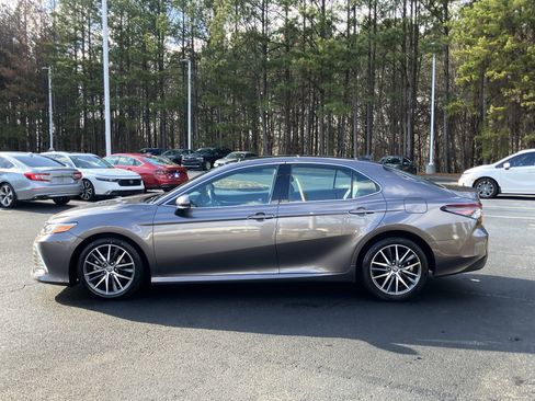 Used 2023 Toyota Camry XLE image 7