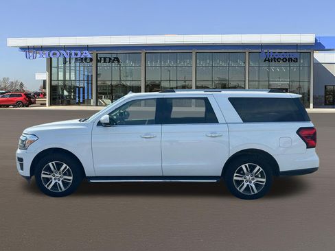 Used 2022 Ford Expedition Max Limited AWD/4WD image 2
