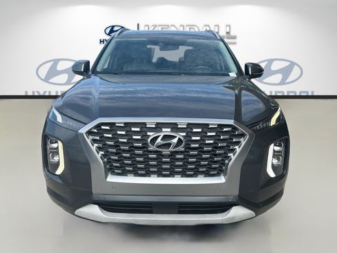 Used 2022 Hyundai Palisade Limited FWD image 2