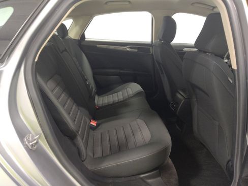 Used 2020 Ford Fusion SE image 19