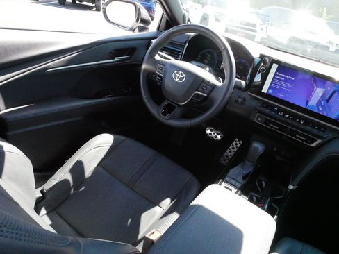Certified 2025 Toyota Camry XSE w/ Premium Plus Package AWD/4WD image 9