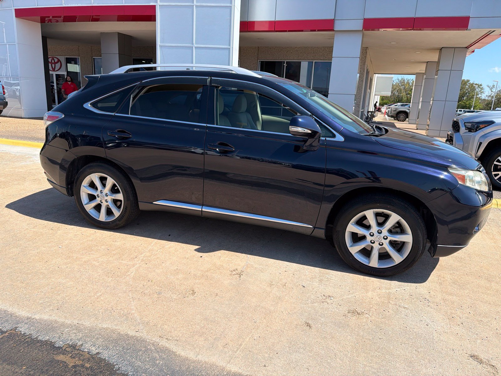 Used 2010 Lexus RX 350 2WD image 2