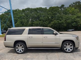 Used 2017 Cadillac Escalade ESV Luxury RWD video 2
