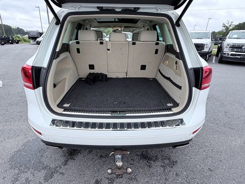 Used 2013 Volkswagen Touareg TDI AWD/4WD image 9