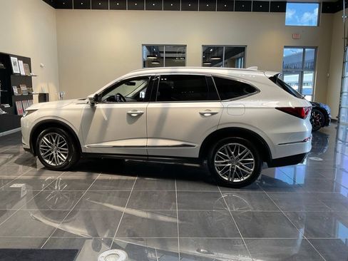 Certified 2023 Acura MDX SH-AWD w/ Advance Package image 5