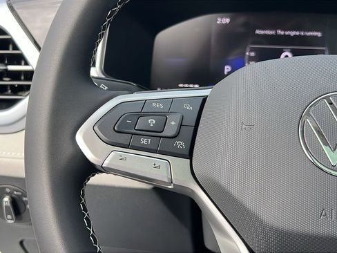 New 2025 Volkswagen Taos SE image 31