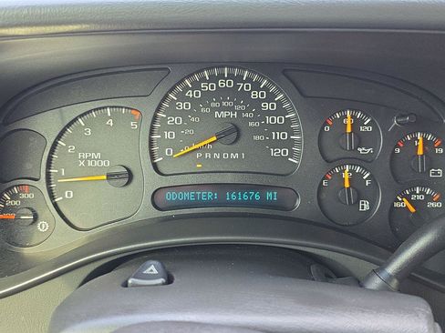 Used 2006 Chevrolet Silverado 2500 LT w/ Heavy-Duty Power Package AWD/4WD image 11