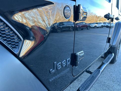 Used 2021 Jeep Wrangler Unlimited Sport image 28